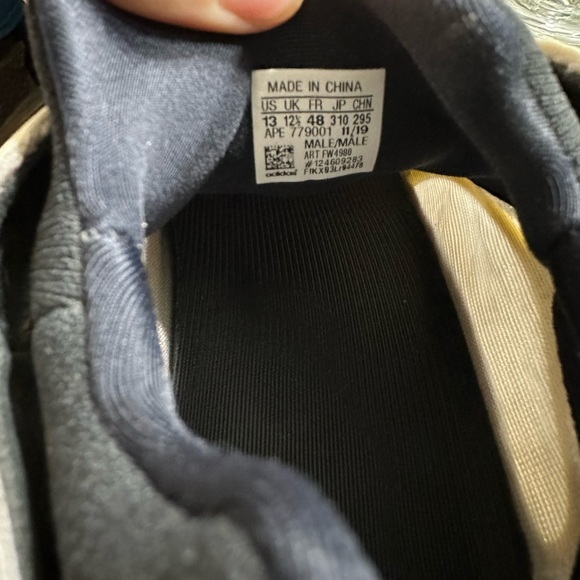 Yeezy Azael OG 700 2019 Release - Picture 2 of 6